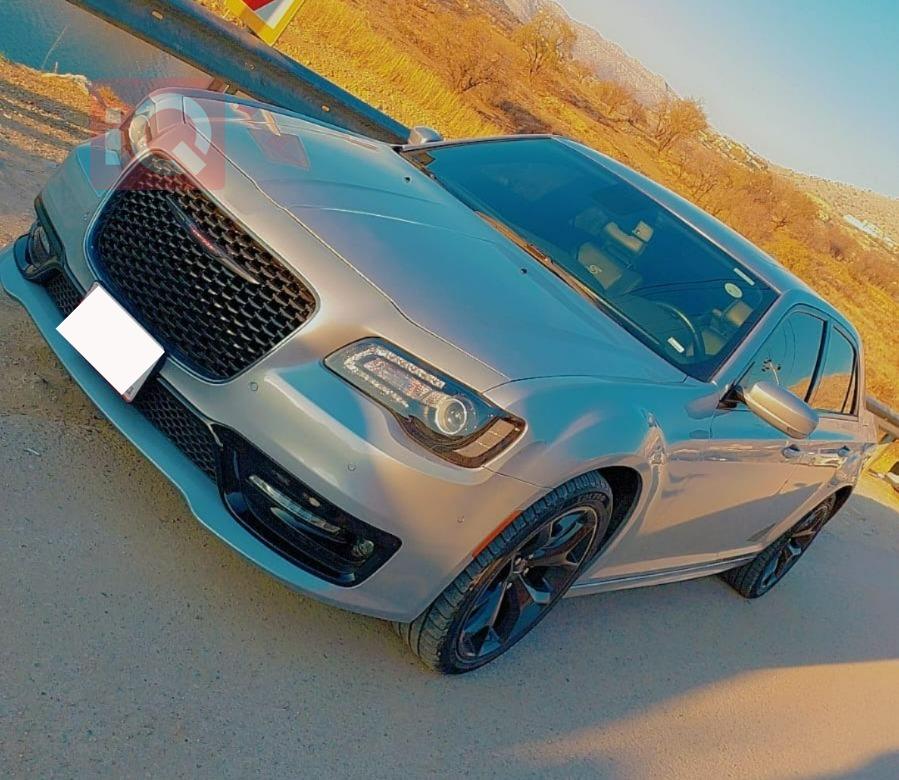 کرایسلەر 300